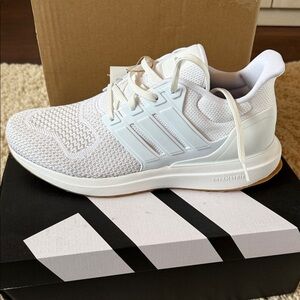 Women’s new with tags shoes!